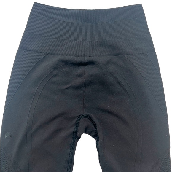 Lululemon Cropped Compression Leggings ~ Sz 2 - Picture 4 of 6